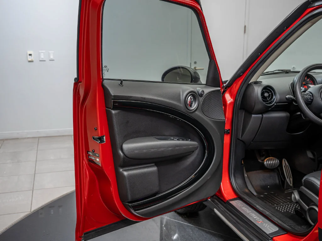 Used 2015 Blazing Red MINI  image 28