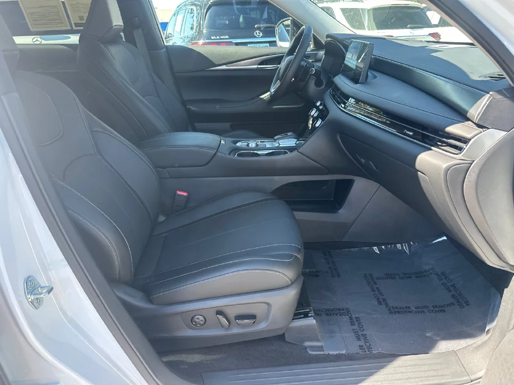 Certified Used 2026 White INFINITI PURE image 13