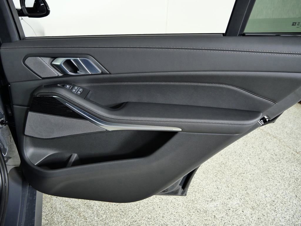Used 2026 Dravit Grey Metallic BMW xDrive40i image 26