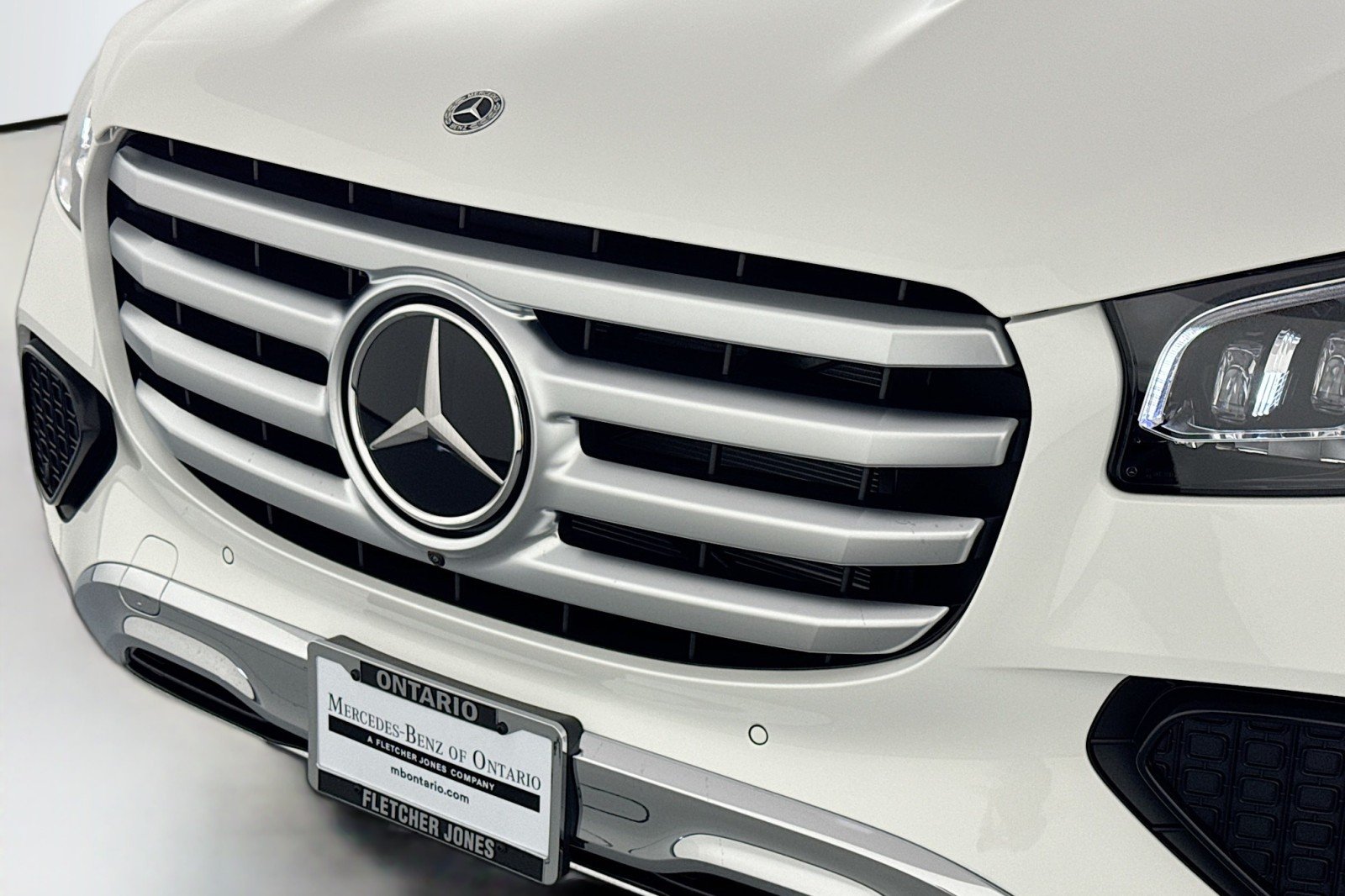 New 2026 Polar White Mercedes-Benz GLS 450 4MATIC® SUV image 13