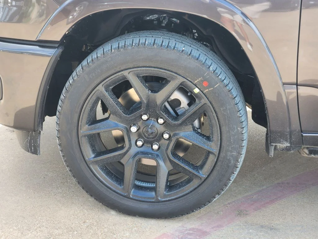 New 2026 Granite Crystal Metallic Clear-Coat Exterior Paint RAM Laramie image 7