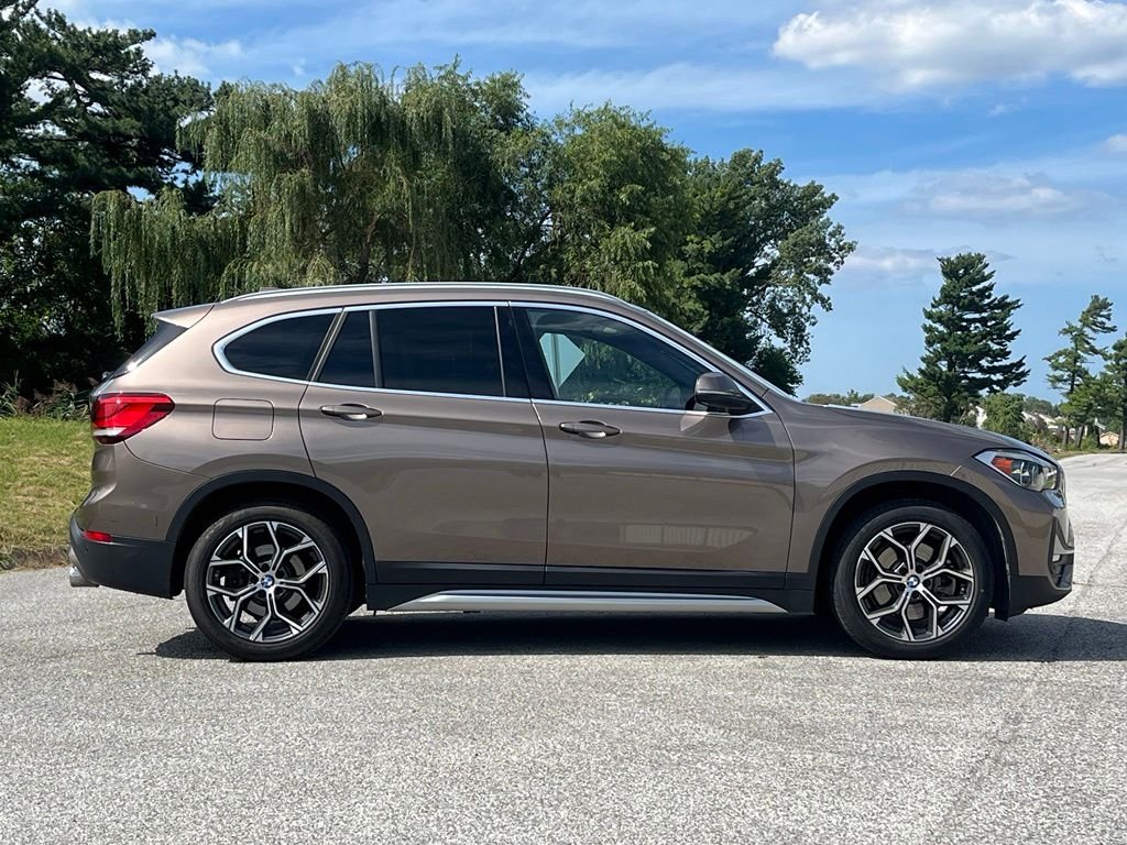 Used 2020 Beige BMW xDrive28i image 8
