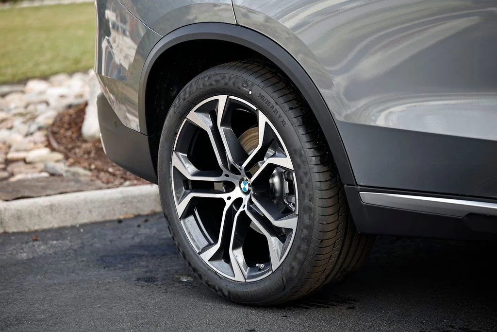 New 2026 Skyscraper Grey Metallic BMW xDrive40i image 6