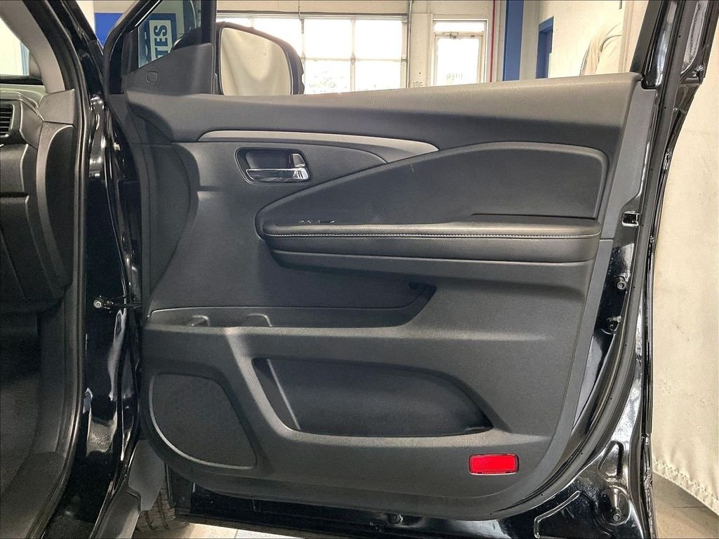 Used 2025 Black Honda RTL image 12