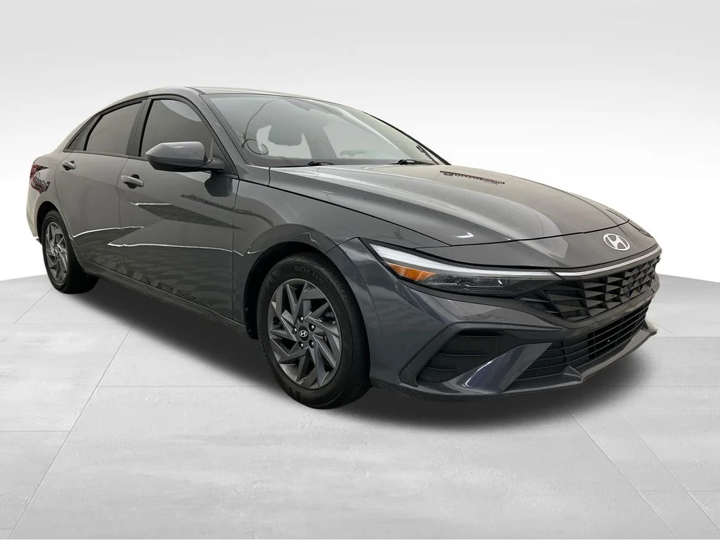 Used 2024 Gray Hyundai SEL image 8