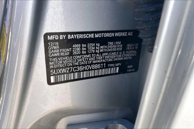 Used 2017 Glacier Silver Metallic BMW sDrive28i image 32