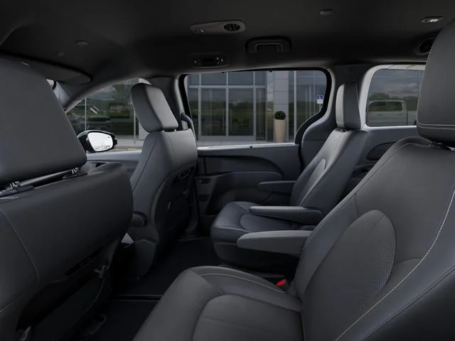 2026 Chrysler Voyager LX - Photo 23