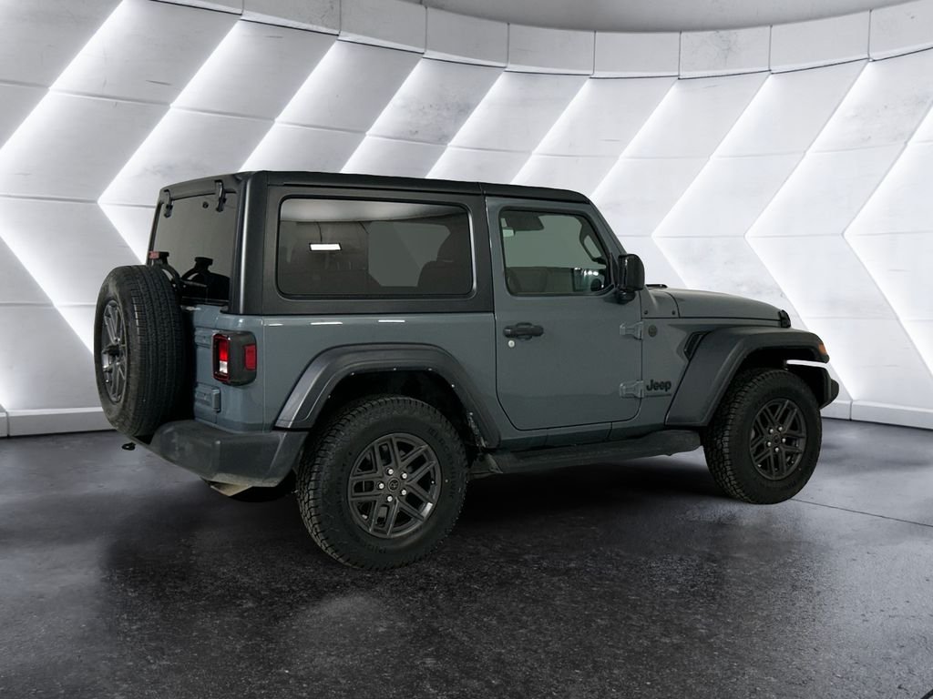 Used 2024 Gray Jeep Sport S image 4
