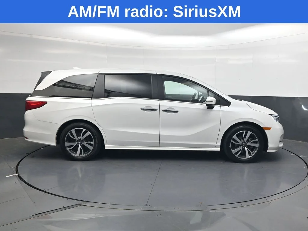 Used 2023  Honda Touring image 3