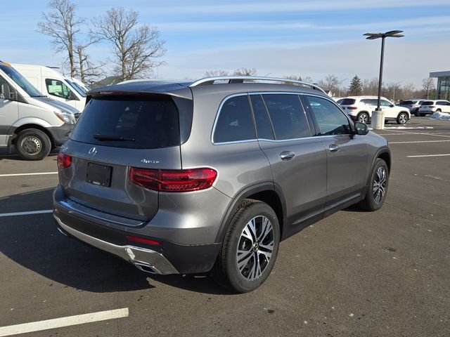New 2026 Mountain Grey Metallic Mercedes-Benz GLB250 image 3