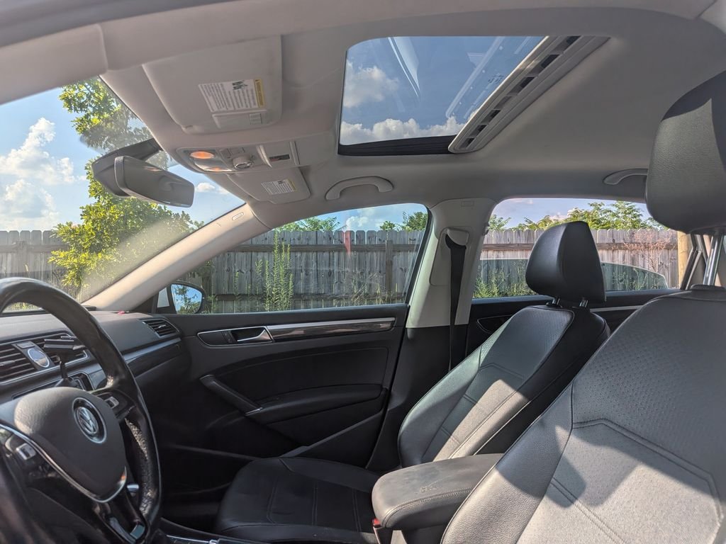 Used 2017 White Volkswagen 1.8T SE image 21
