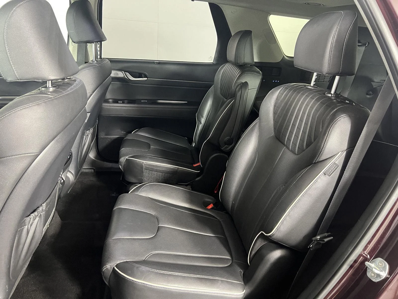 Used 2023 Sierra Burgundy Hyundai Limited image 14