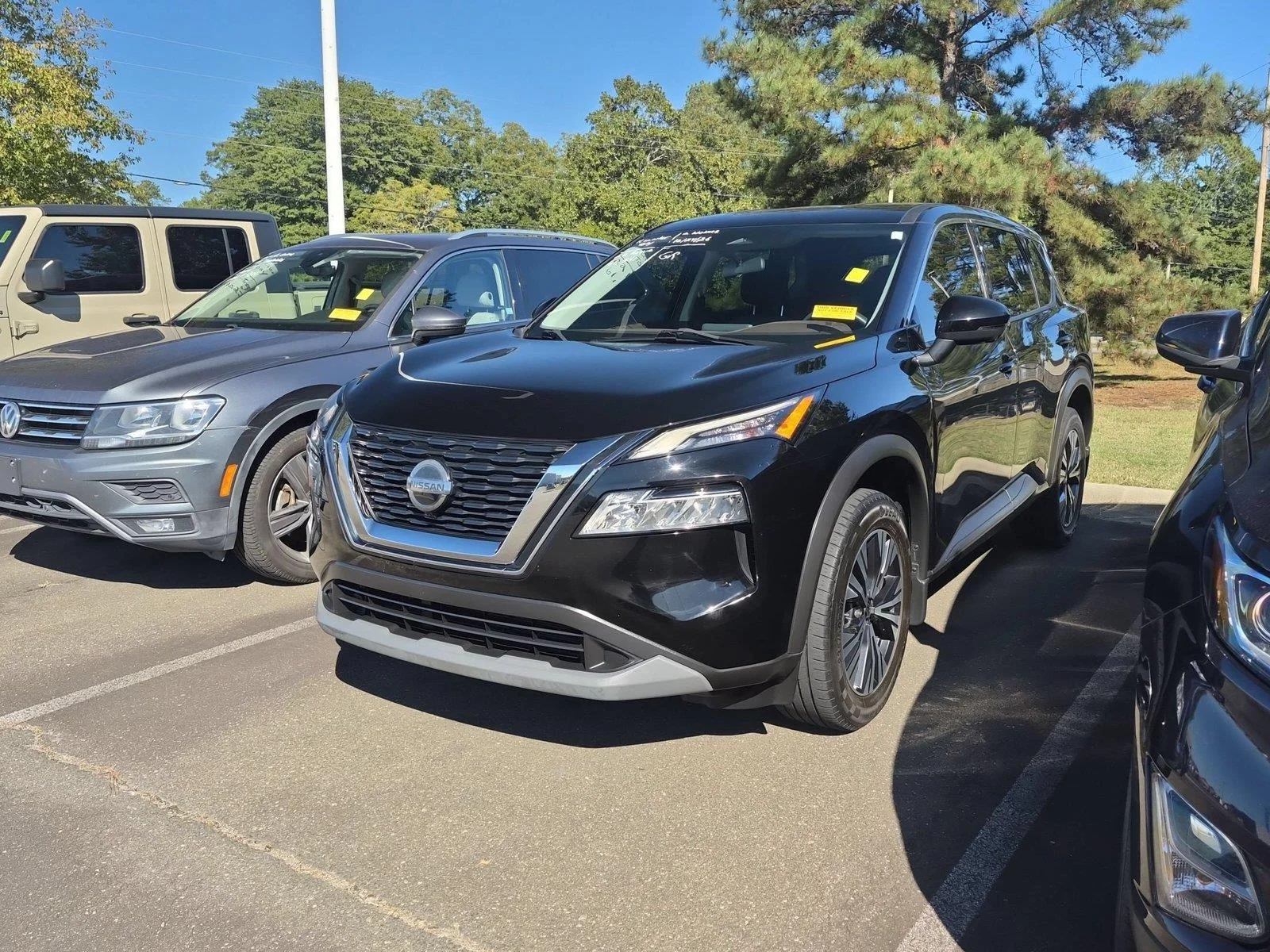 Used 2021 SUPER BLACK NISSAN SV image 1