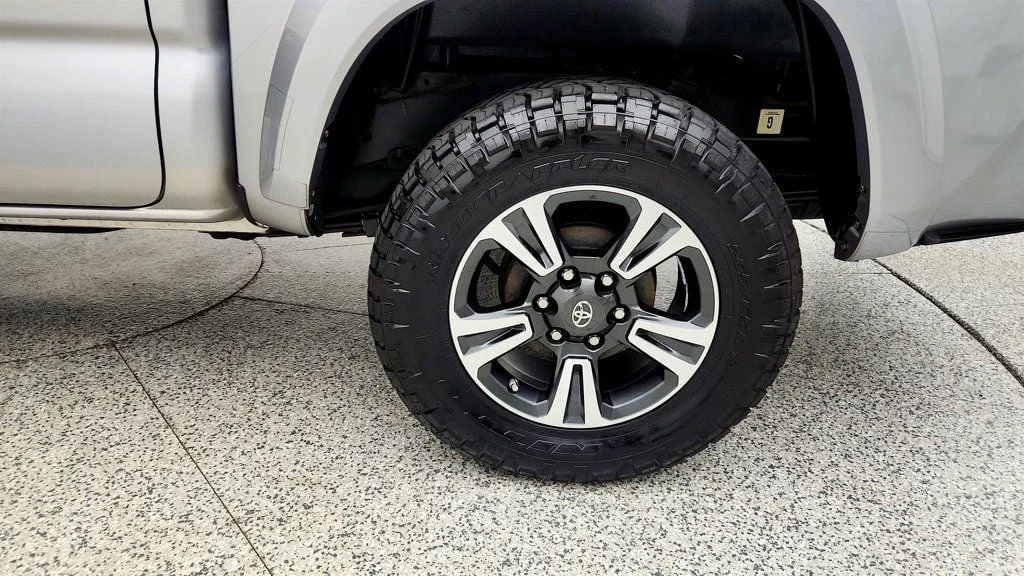 Used 2016 Silver Sky Metallic Toyota TRD Off-Road Double Cab 4WD V6 Manual w/ Tow Pkg & Overland Rack image 9