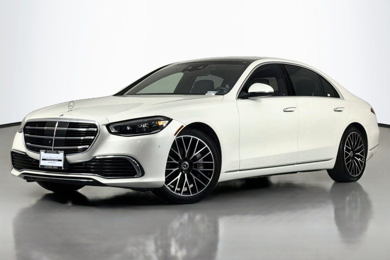 Certified Used 2023 MANUFAKTUR Diamond White Mercedes-Benz S 500 image 1