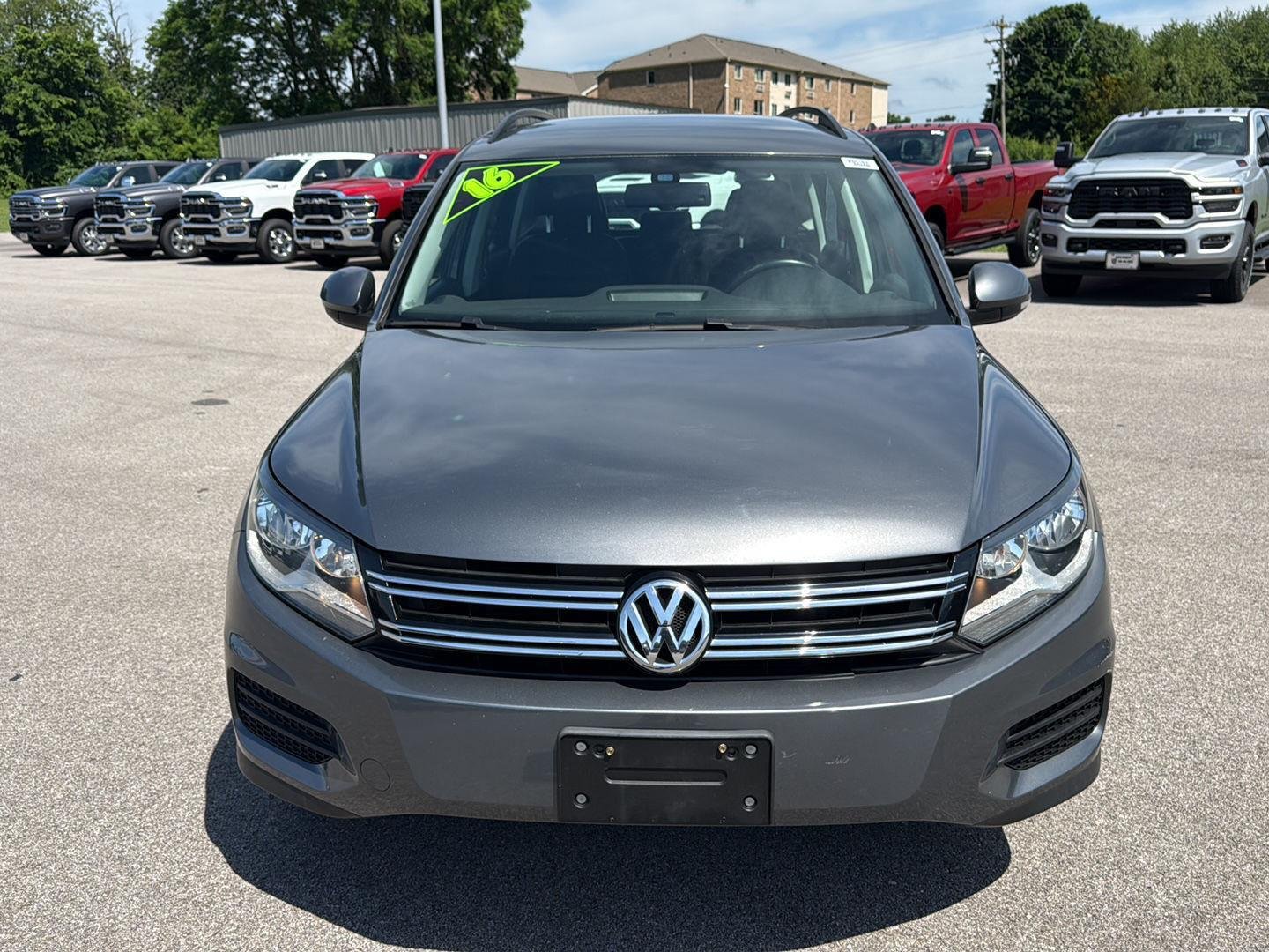 Used 2016 Pepper Gray Metallic Volkswagen S image 13