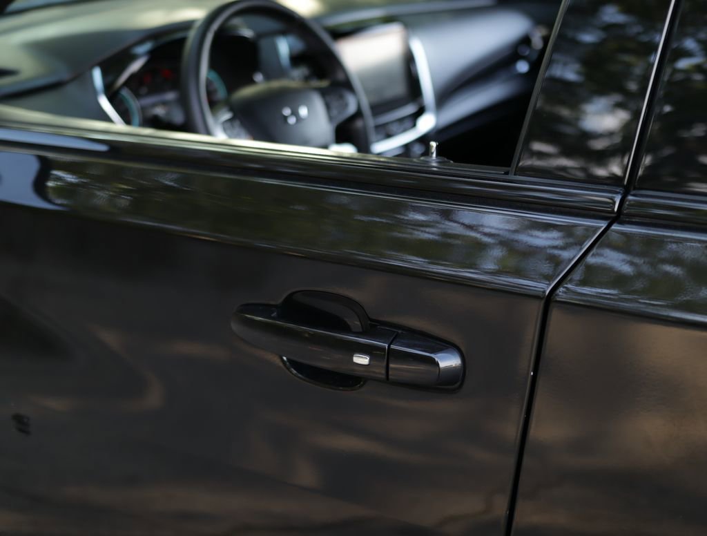 Used 2023 Mosaic Black Metallic Chevrolet RS image 40