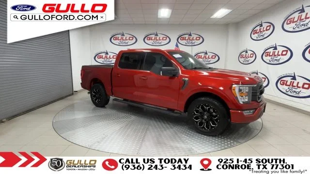 Certified Used 2023 Hot Pepper Red Metallic Tinted Clearcoat Ford XLT image 2