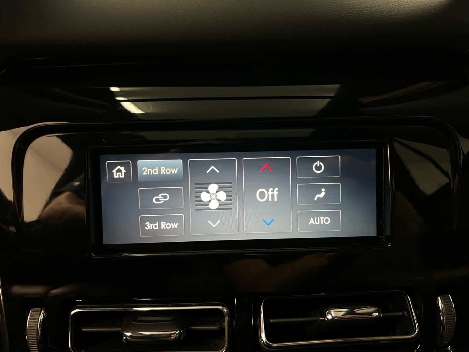 Used 2020 Infinite Black Metallic Lincoln Reserve image 38