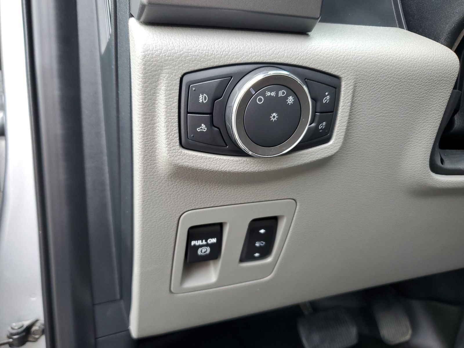 Certified Used 2020 Silver Ford XLT image 18