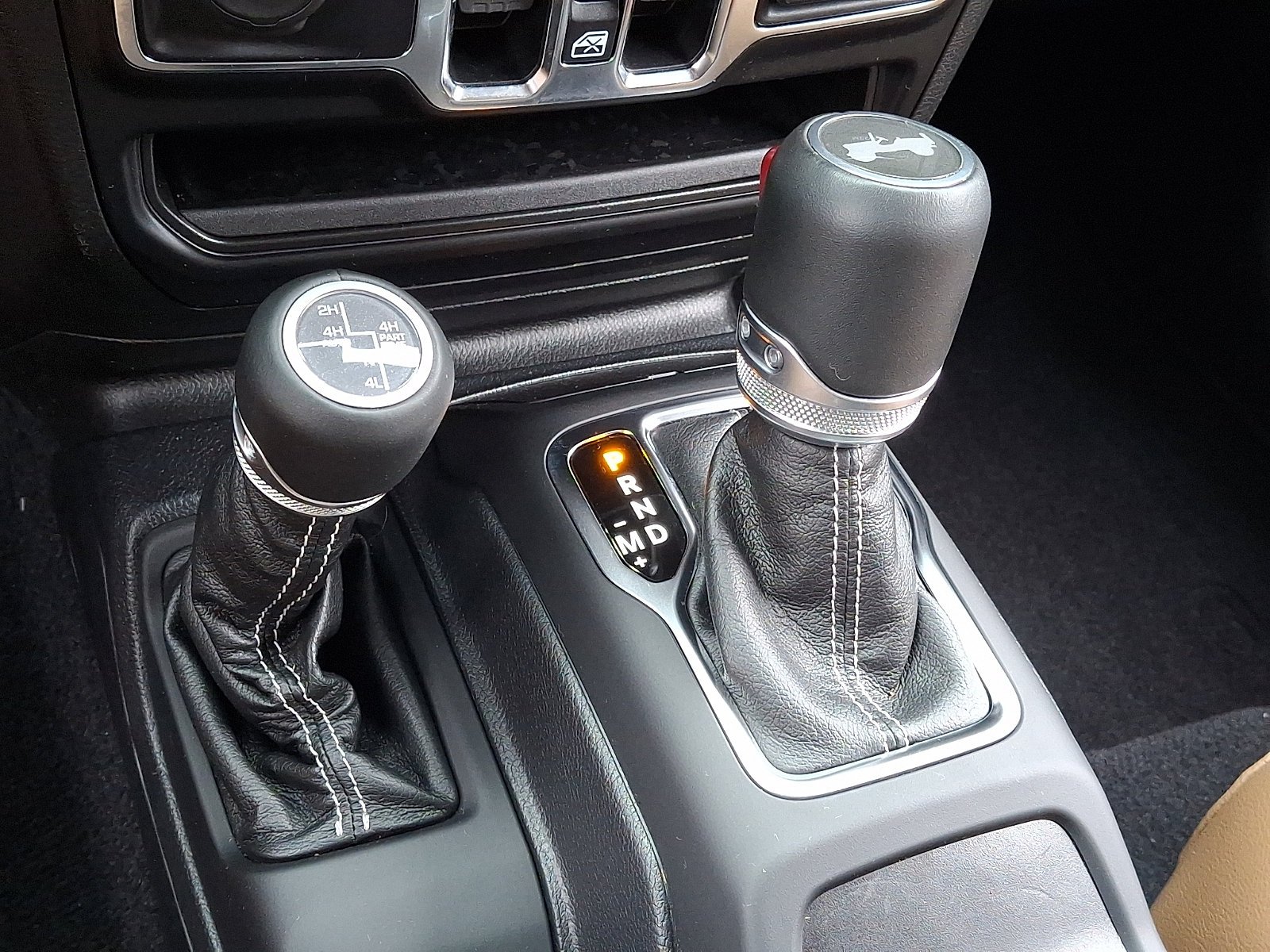 Used 2021 Snazzberry Pearlcoat Jeep Unlimited Sahara image 13