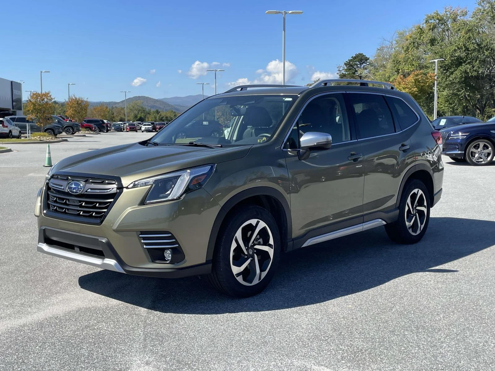 Used 2024 Autumn Green Metallic Subaru Touring image 27