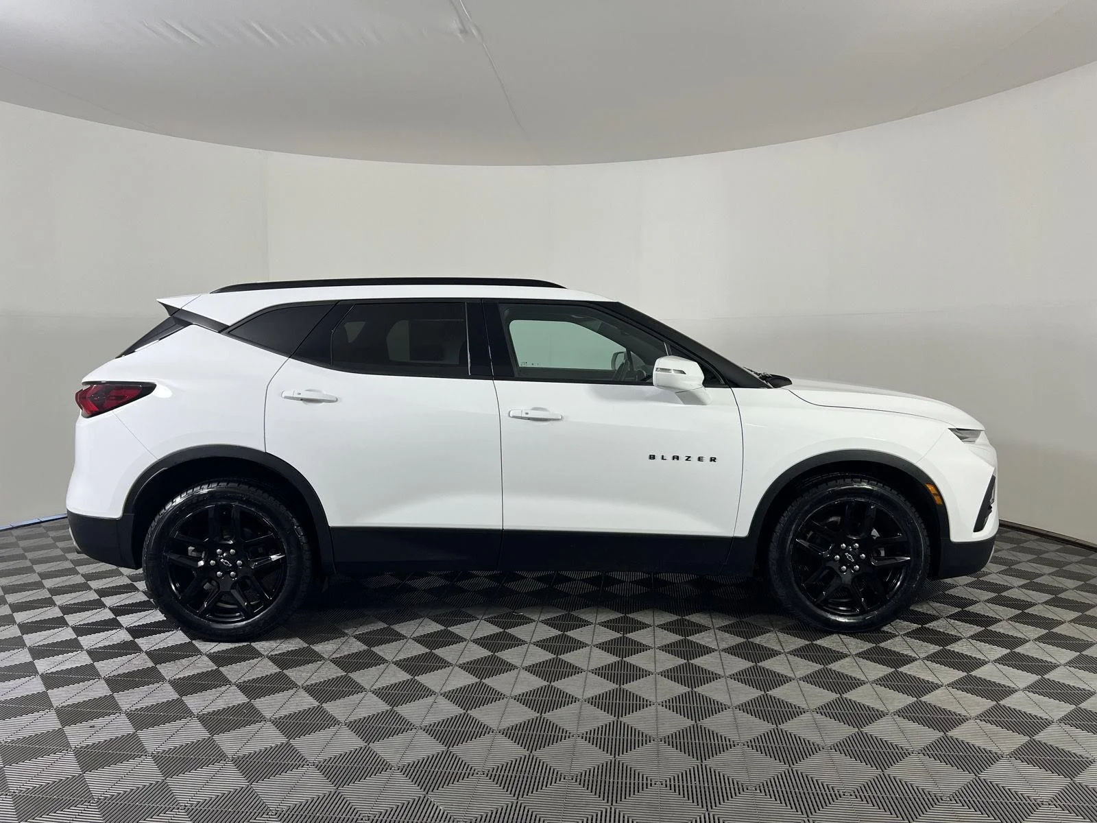 Used 2020 Summit White Chevrolet LT image 2