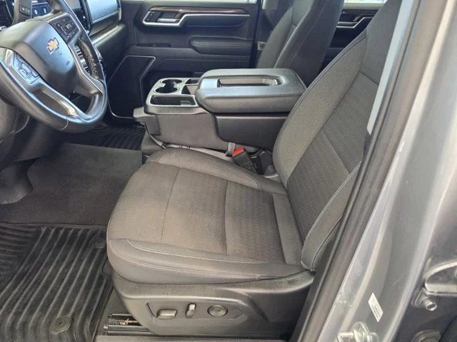 Used 2025 Gray Chevrolet LT image 17