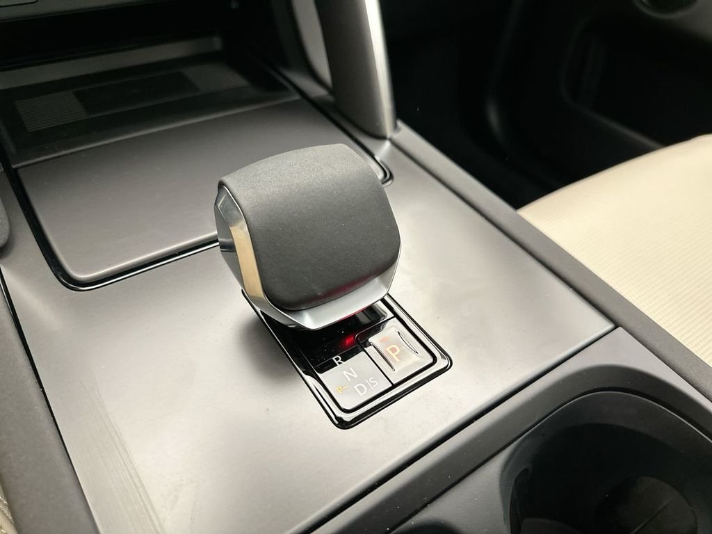 Used 2025 Santorini Black Metallic Land Rover S image 10