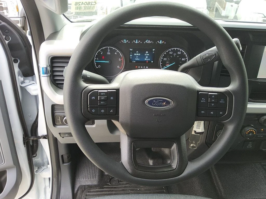New 2026 Oxford White Ford XL image 8