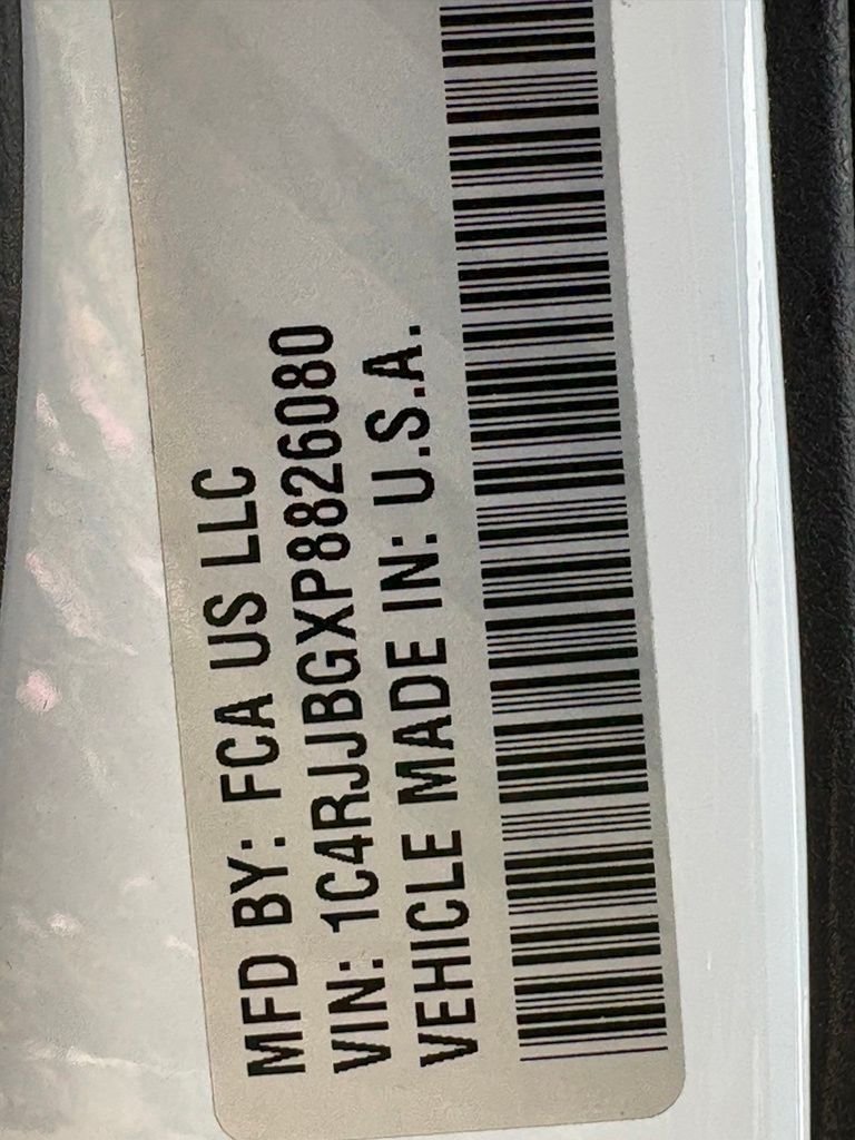 Used 2023 White/off-white Jeep Limited image 20