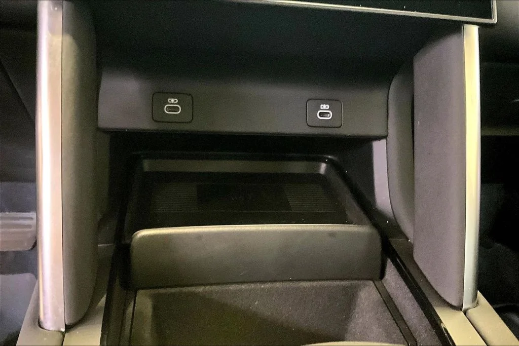 Used 2025 Gray Land Rover S image 34