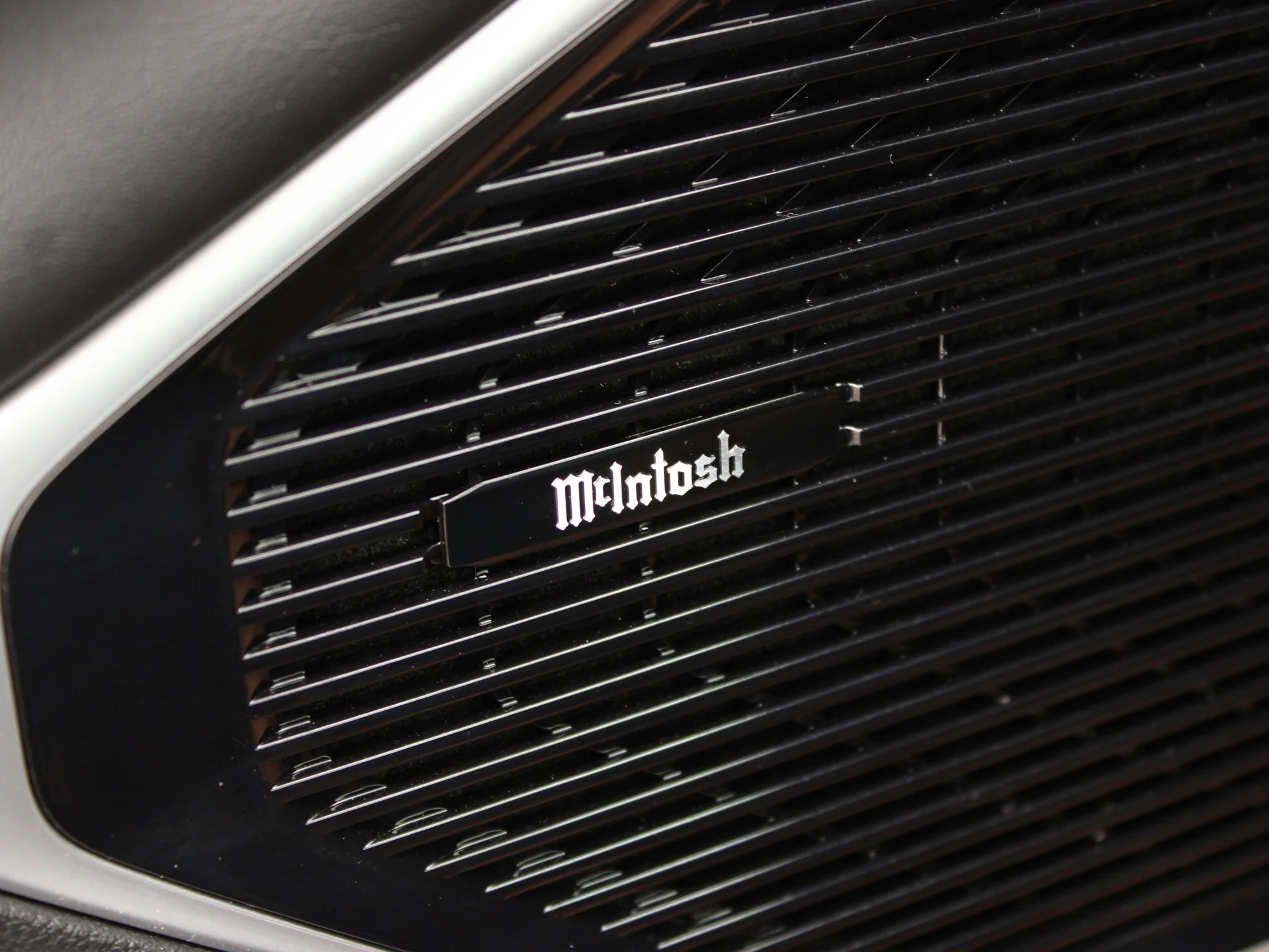 Certified Used 2025 Silver Jeep Series III Super * Twin-Turbo | McIntosh | Head-Up Display | Heated Nappa Leather | Running Boards image 26