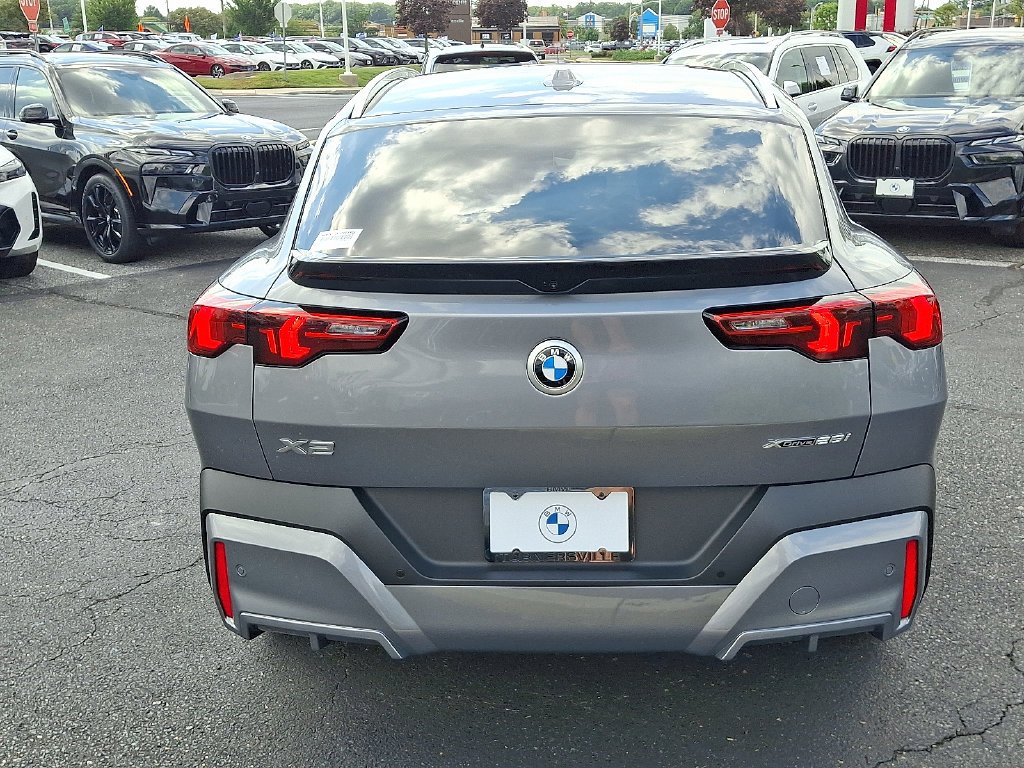 Used 2026 Black Sapphire Metallic BMW xDrive28i image 4