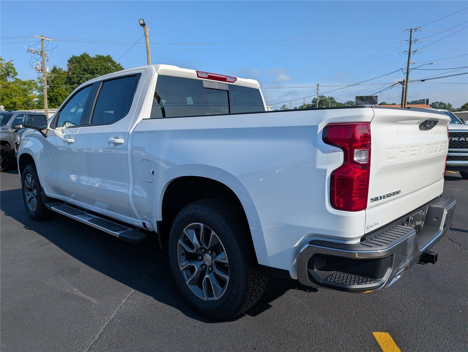 New 2026 Summit White Chevrolet LT image 5