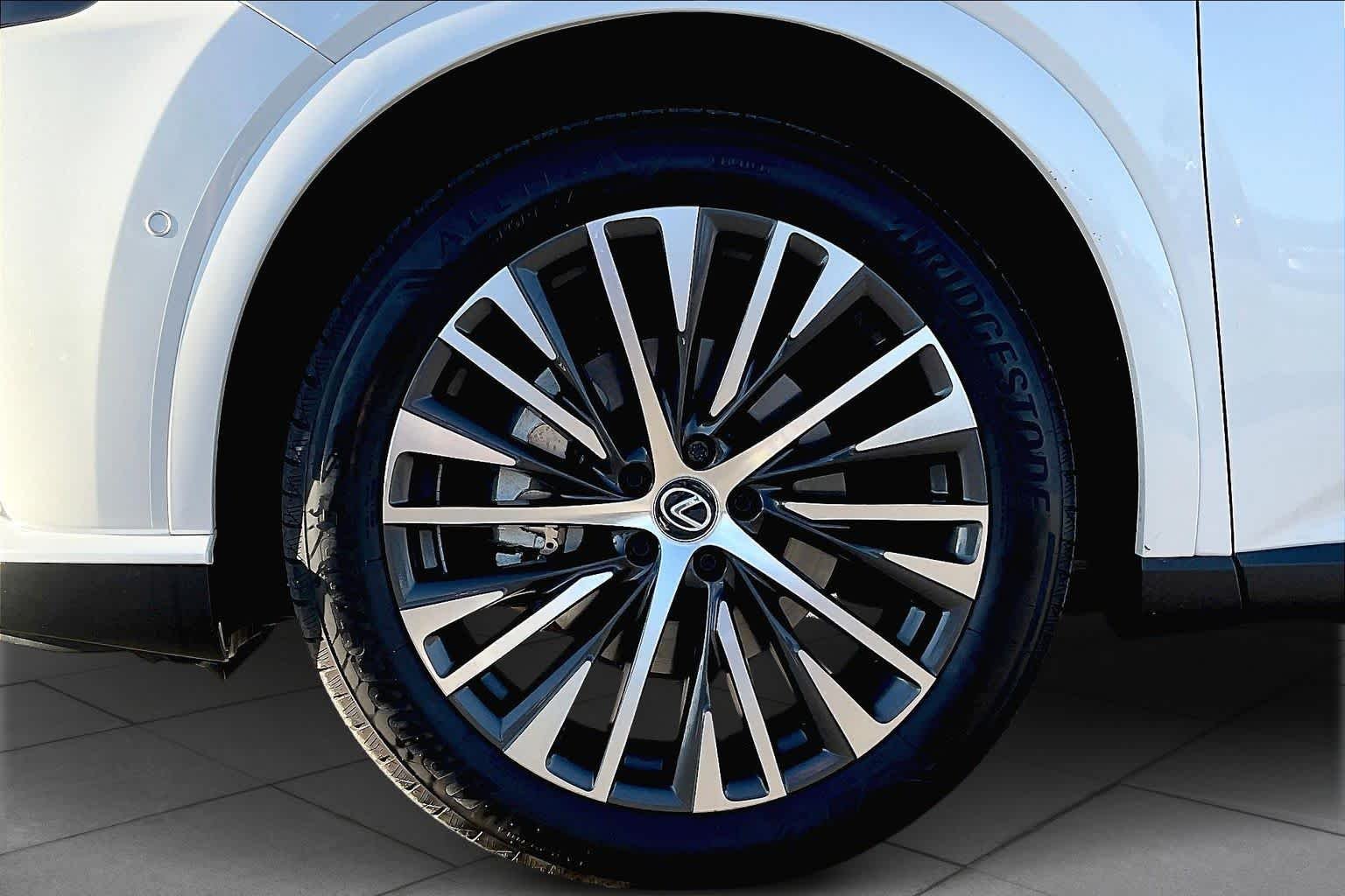 Used 2024 Eminent White Pearl Lexus Premium Plus image 9