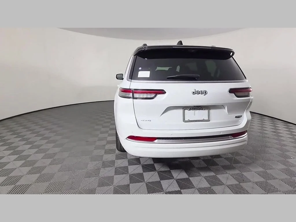 New 2026 Bright White Clear-Coat Exterior Paint Jeep Summit image 29