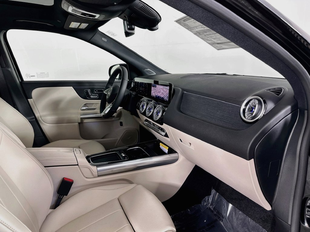New 2026 Cosmos Black Metallic Mercedes-Benz GLA 250 image 30
