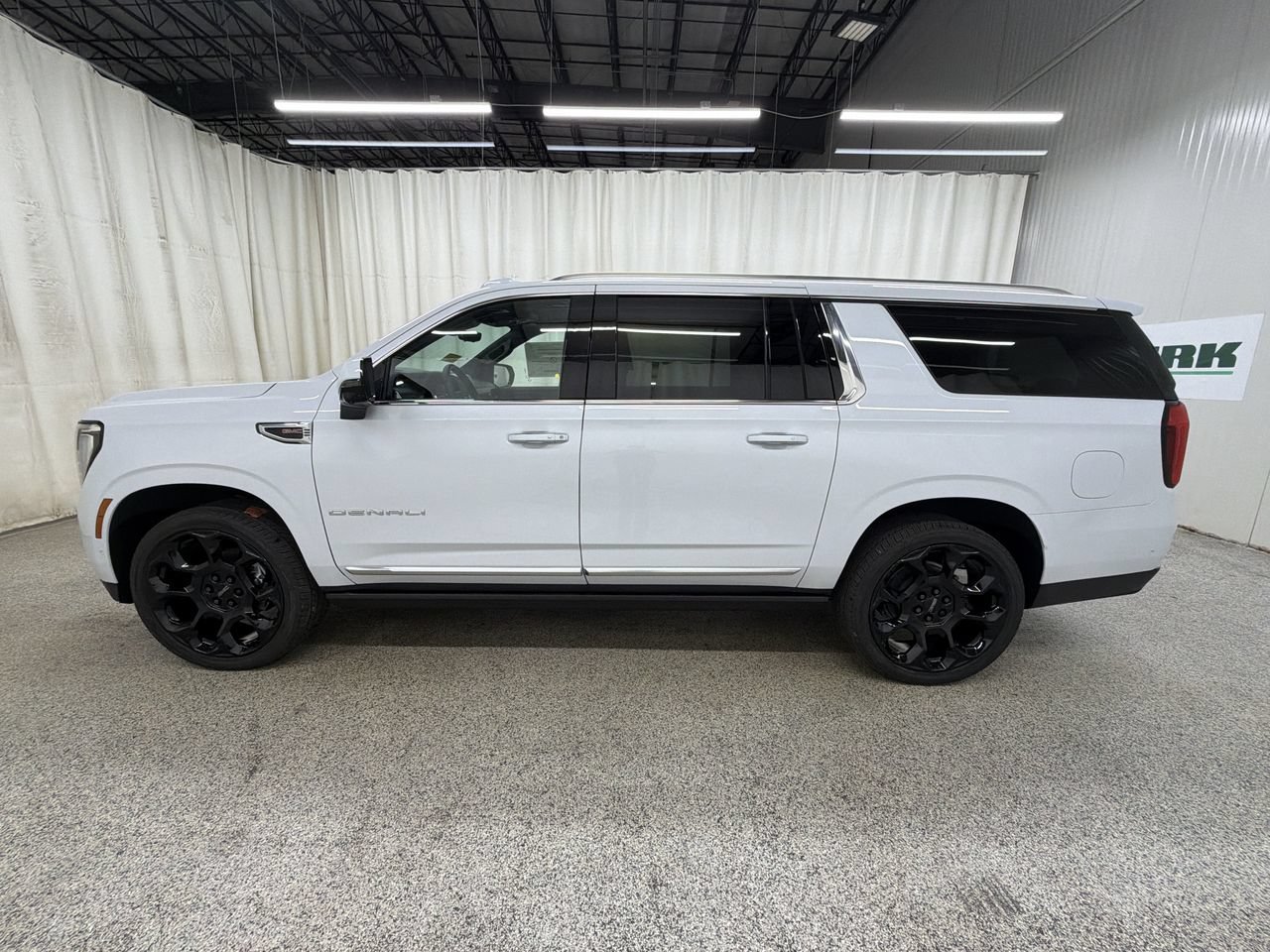 2026 GMC Yukon XL Denali - Photo 6