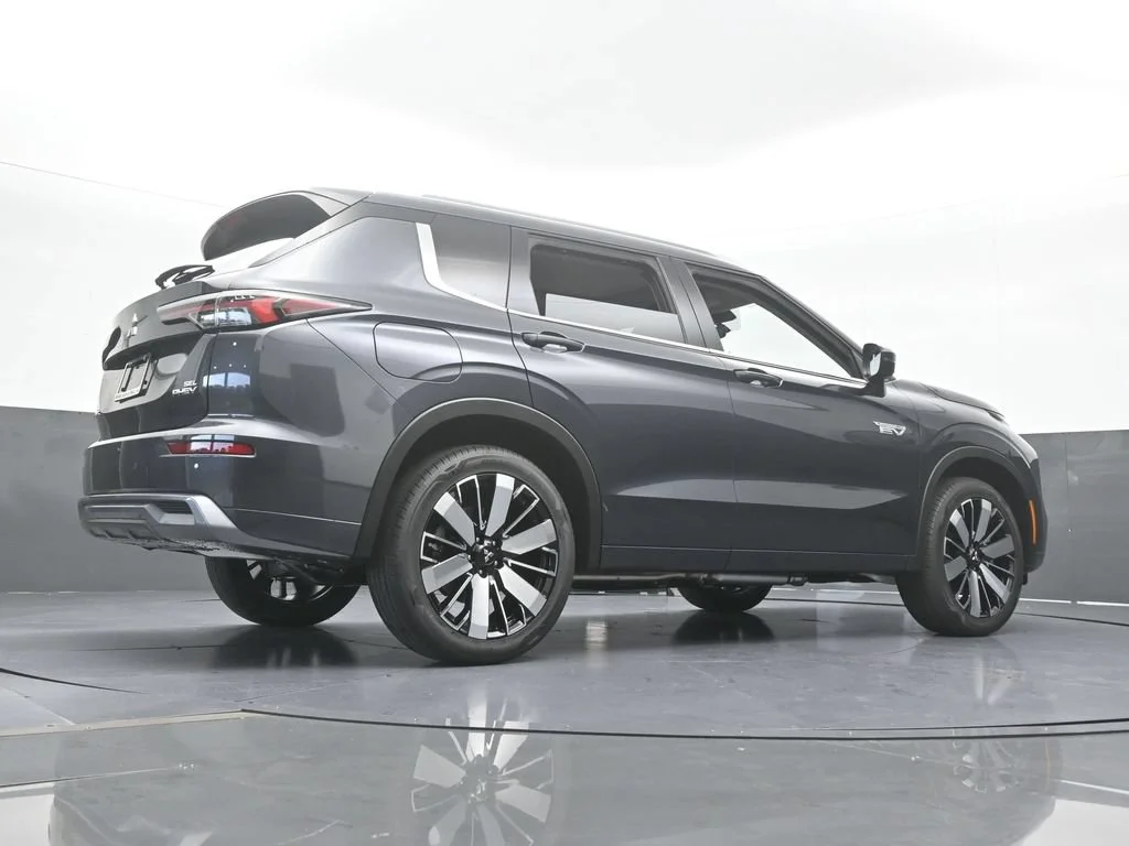 New 2026 Gray Mitsubishi SEL S-AWC image 70