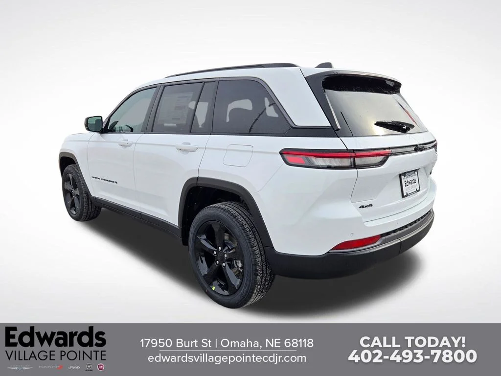 New 2026 Bright White Clear-Coat Exterior Paint Jeep Limited image 5