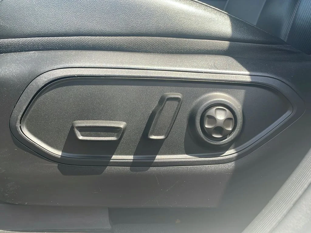 Used 2023 Bright White Jeep Limited image 14