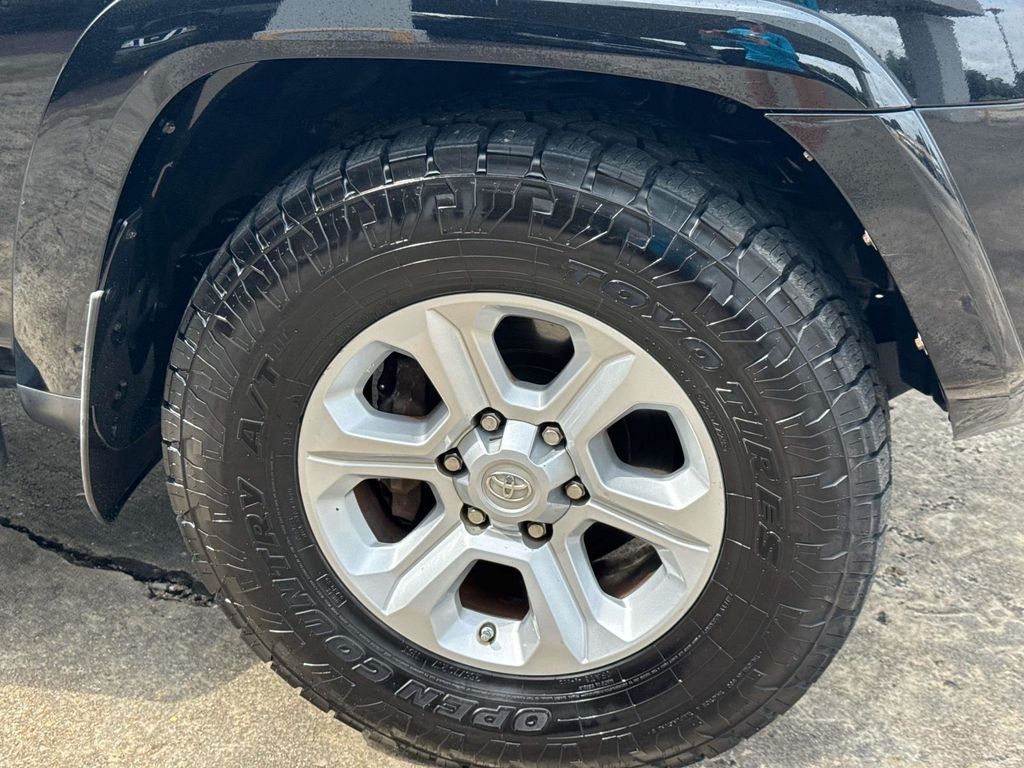 Used 2016 Black Toyota SR5 image 10
