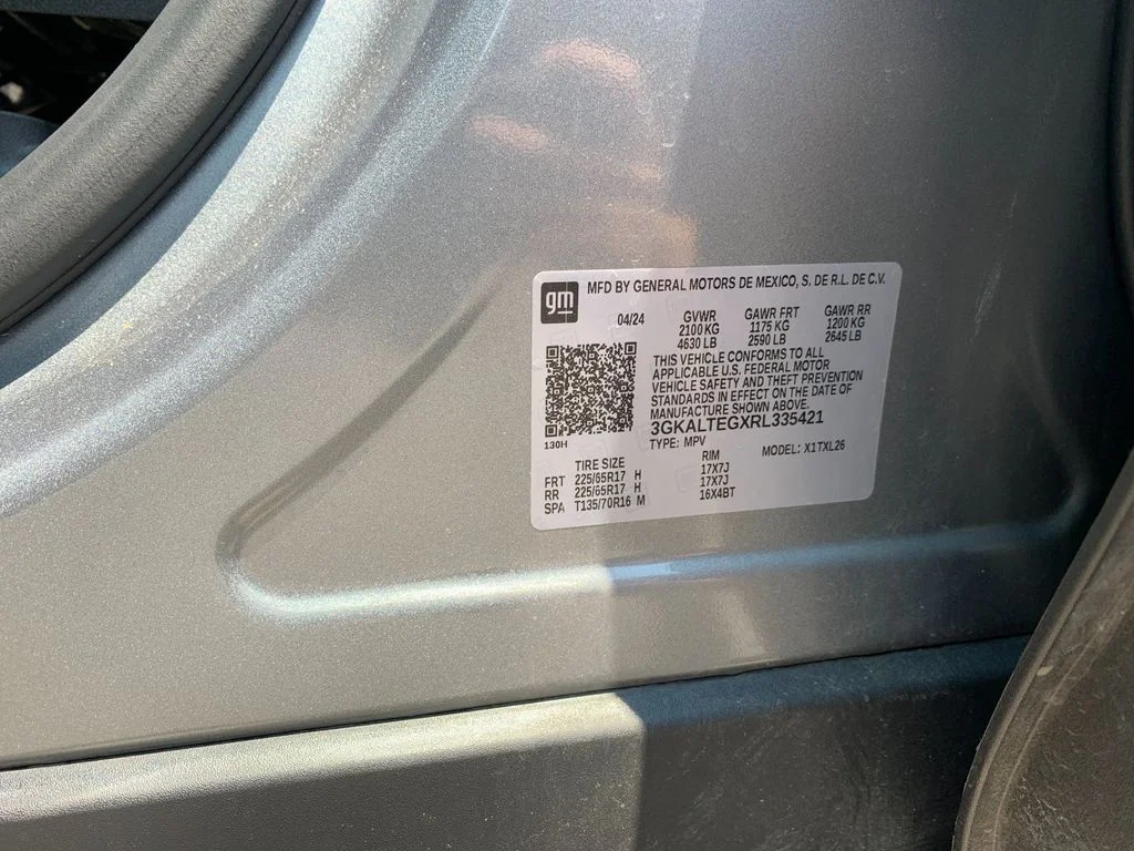 Used 2024 Silver GMC SLE image 33