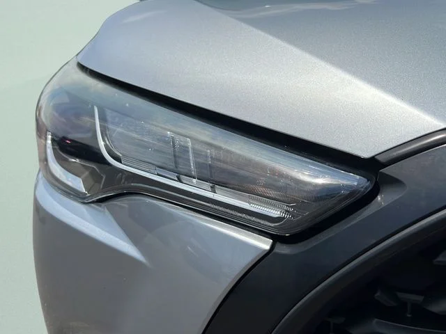 Used 2022 Silver Toyota LE image 23