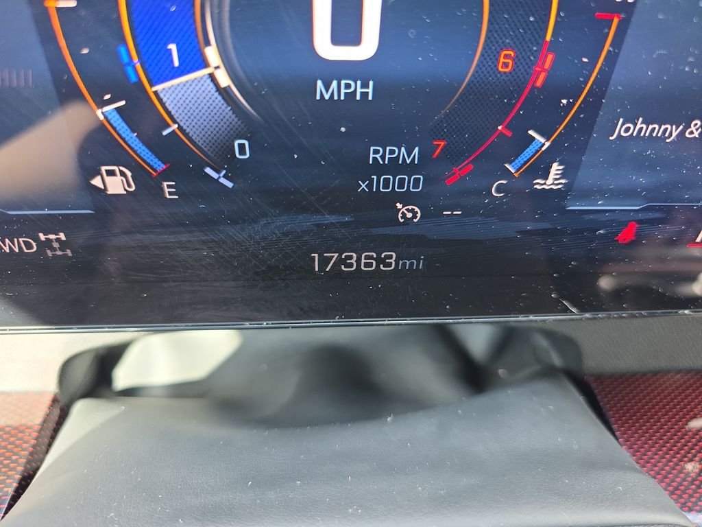 Used 2025 Gray Chevrolet Z71 image 19