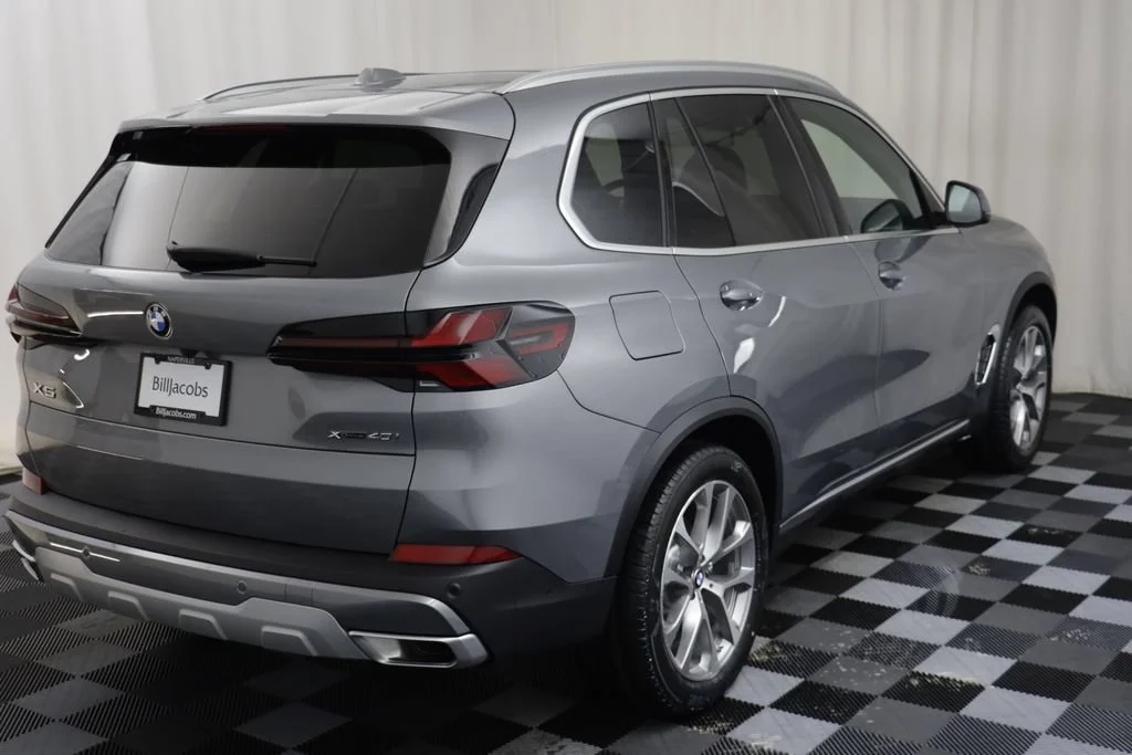 New 2026 SKYSCRAPER GREY BMW xDrive40i image 17