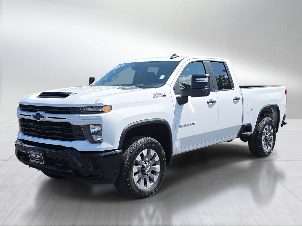 Used 2025 Summit White Chevrolet Custom image 7