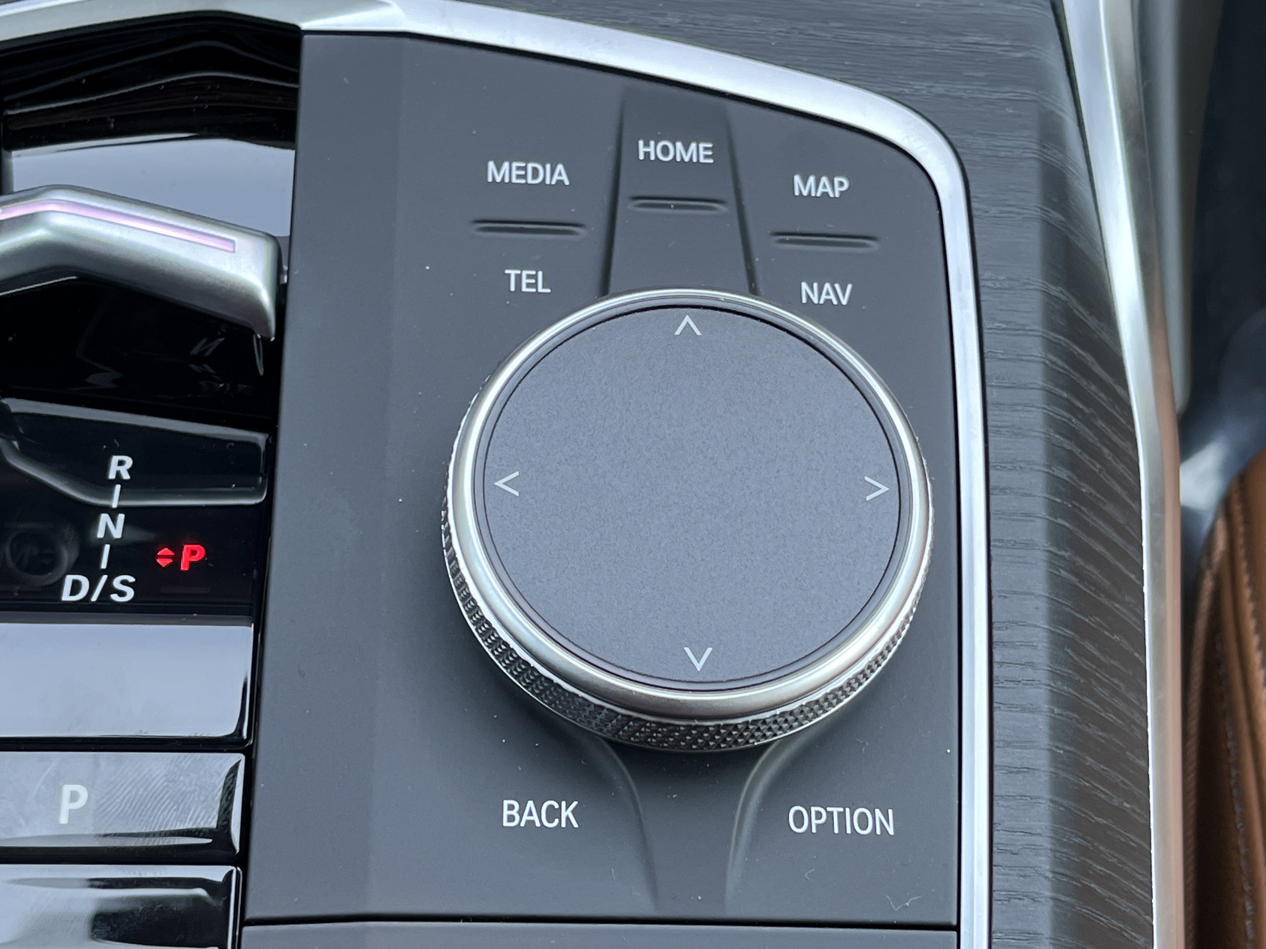 2025 BMW 3 Series 330i - Photo 8