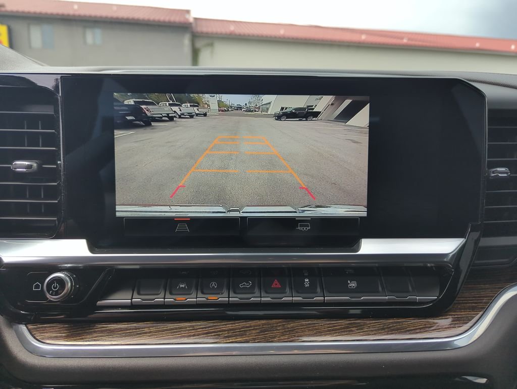 Used 2025 White GMC Elevation image 25